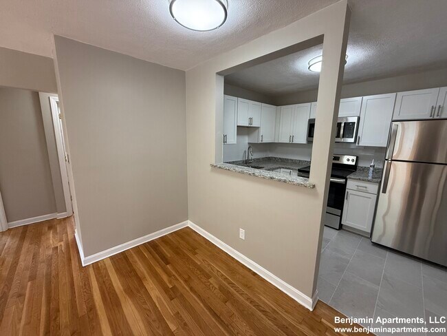 Building Photo - 268 Grove St