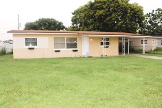 Building Photo - 4521 Belvidere St
