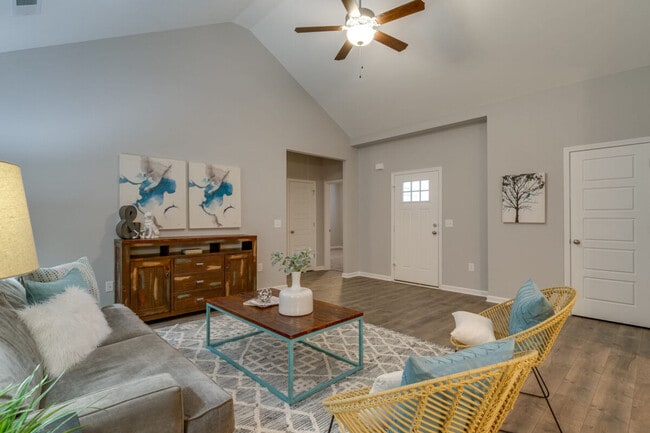 Building Photo - Tricon Spring Hill