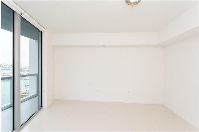 Foto del edificio - 495 Brickell Ave