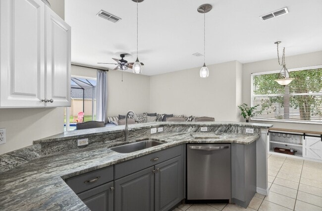 Building Photo - 21560 Brixham Run Loop