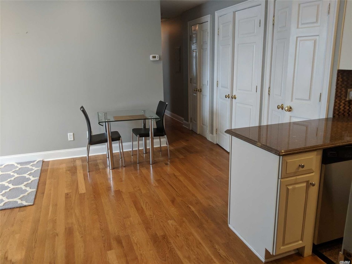 288 Main St Unit 3A, Huntington, NY 11743 Condo for Rent in