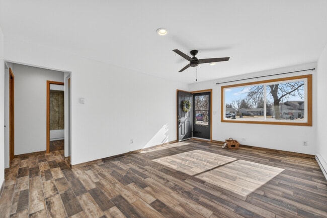 Building Photo - 1142 Ohio Ct