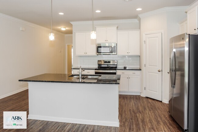 Building Photo - 12847 Tallulah Dr