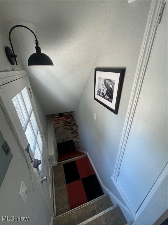 Foto del edificio - 15220 Rosemary Ave