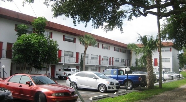 Building Photo - South Daytona Towers