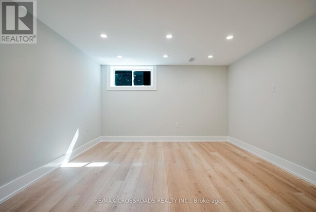 Building Photo - 21 Karnwood Dr