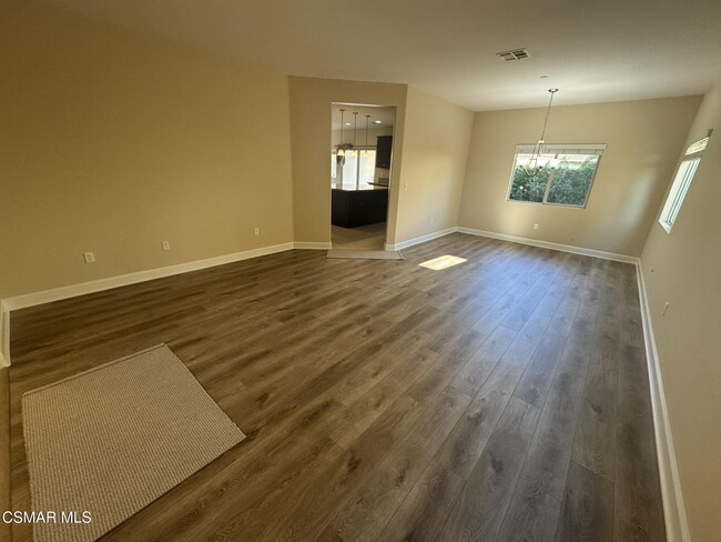 Foto del edificio - 7124 Baneberry Ave