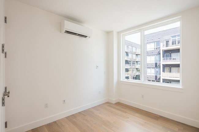 Building Photo - 137 Bayard St