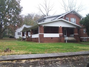Building Photo - 717 Court St