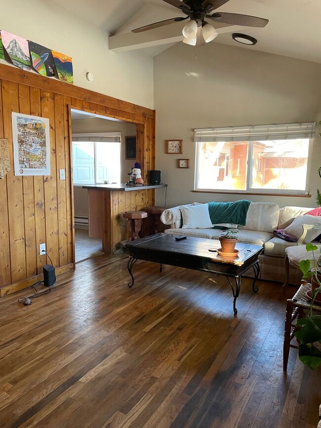 Building Photo - STUDENTS WELCOME! Rustic Home in NW Ft. Co...