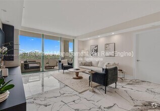 Building Photo - 3400 SW 27th Ave