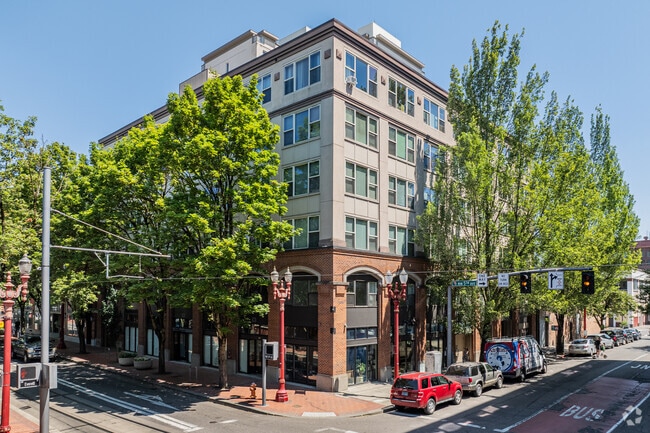 Exterior - Fifth Avenue Place Apartments