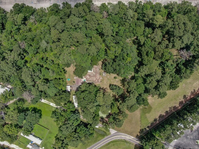 Foto del edificio - 1251 Pruitt Rd