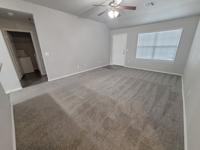 Foto del edificio - 3 Bed / 2 Bath in Moore