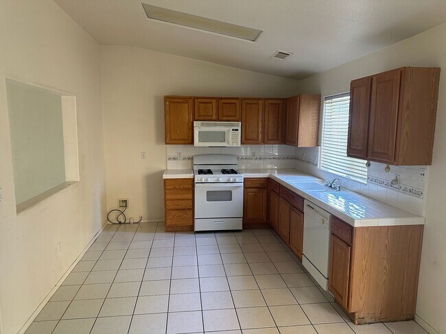 Foto del edificio - 4018 W Elowin Ct