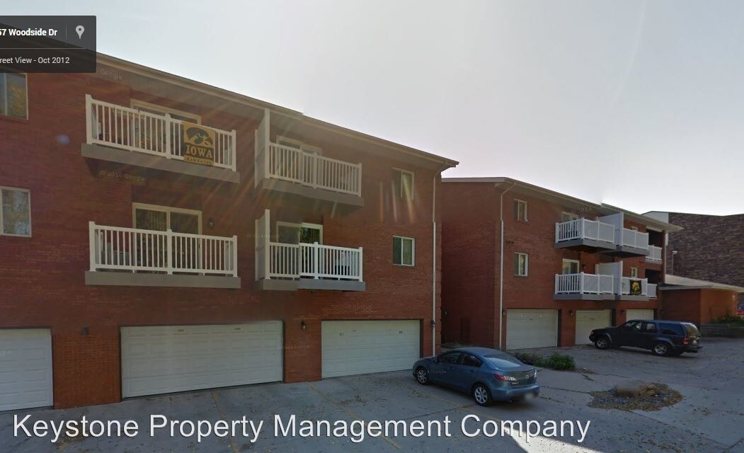 Foto principal - 215 Woodside Dr