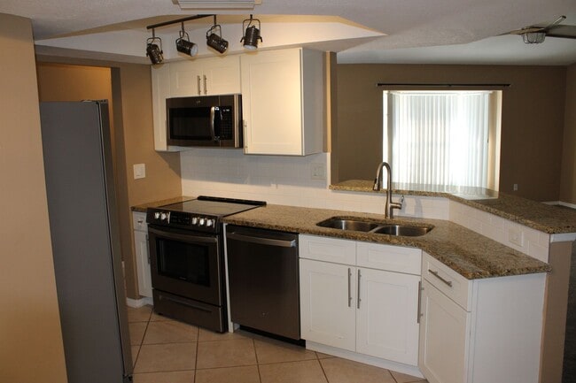 Foto del edificio - Updated 3 bedroom 2 bath in Greenbrook Estates