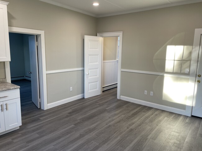 Building Photo - 265-267 Nesmith St