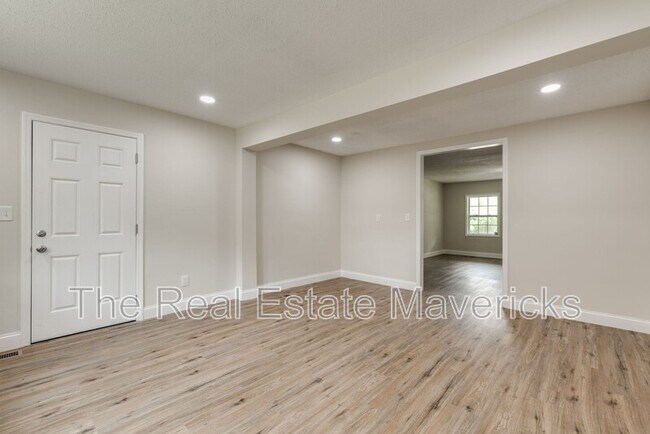 Building Photo - 1104 Indian Ave