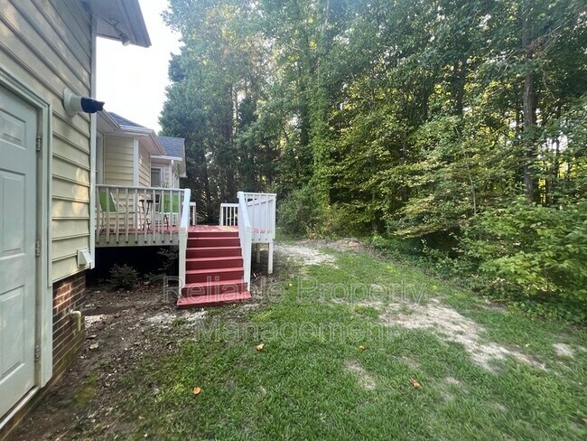 Foto del edificio - 5110 Raleigh Rd