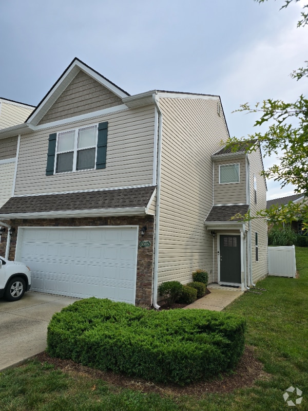 Building Photo - 6008 Hillside Ln