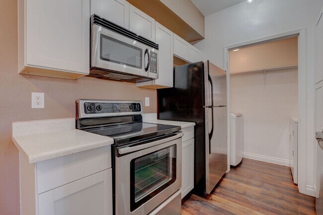 Foto del edificio - 231 W Horizon Ridge Pkwy