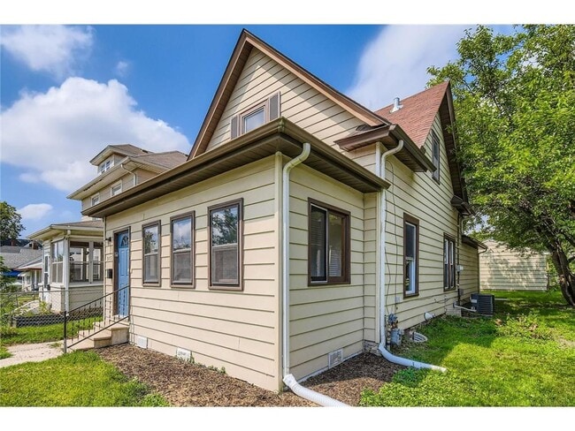 Building Photo - 915 Fuller Ave