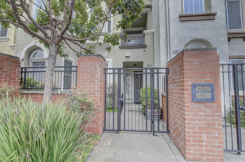 Primary Photo - 1673 19th Ave