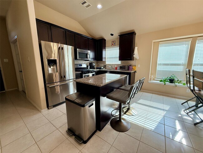 Foto del edificio - 12115 Rockridge Falls Dr