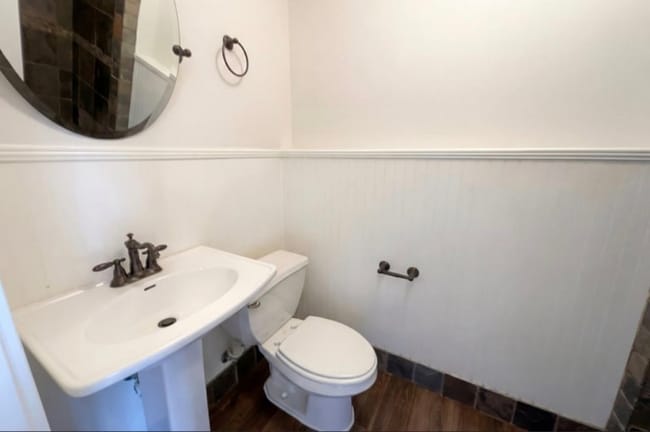 Foto del edificio - 62 Ann Cir