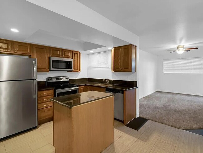 Foto del edificio - Available Now!