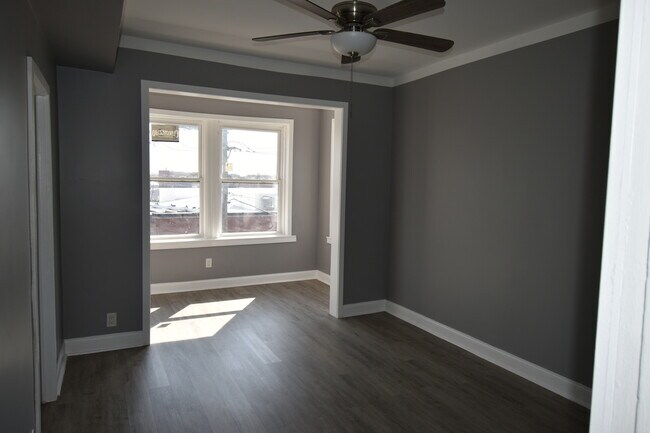Building Photo - 2140 S Harding Ave