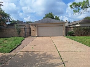 Building Photo - 4030 Knoll Glen Dr