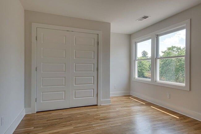 Building Photo - 808 Shelby Ave