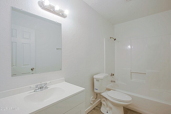 Building Photo - 13211 North 21st Pl