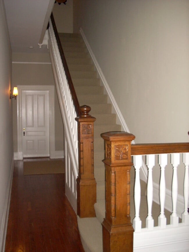 Photo - 1005 W. Franklin Street Apartment