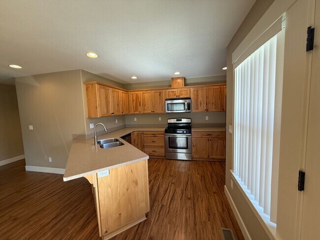 Foto del edificio - Beautiful 3 bed, 2 bath Hillsboro Home! Cl...