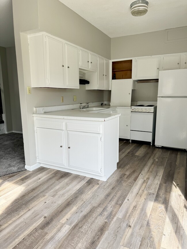 Building Photo - 1921 E 33rd St