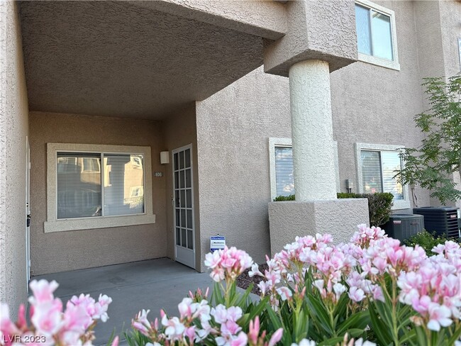 Building Photo - 2052 Jade Creek St