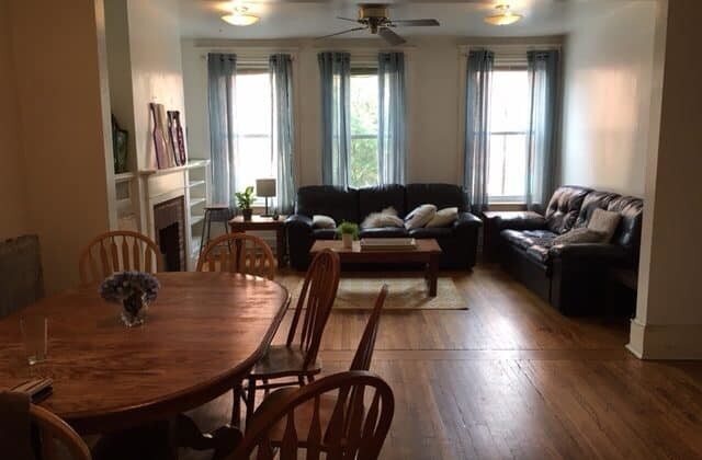 Primary Photo - 403 College Ave