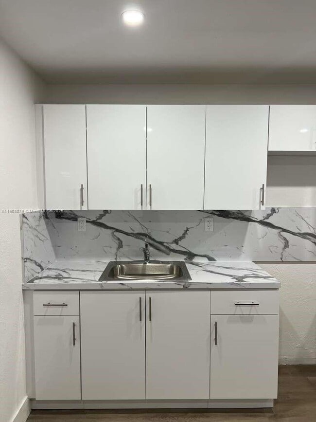 Foto del edificio - 1236 NW 4th Ave