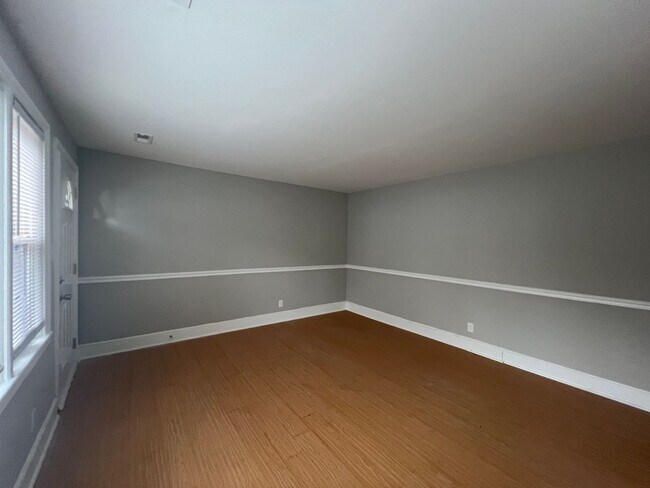 Building Photo - 3113 Tuckaseegee Rd