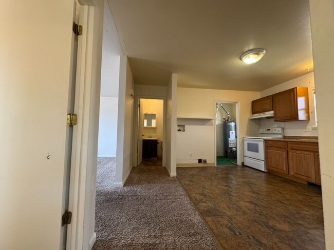 Foto del edificio - 4041 Goodell Ln