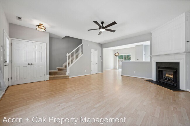 Building Photo - 3 br, 2.5 bath House - 306 Canyon Lake Circle