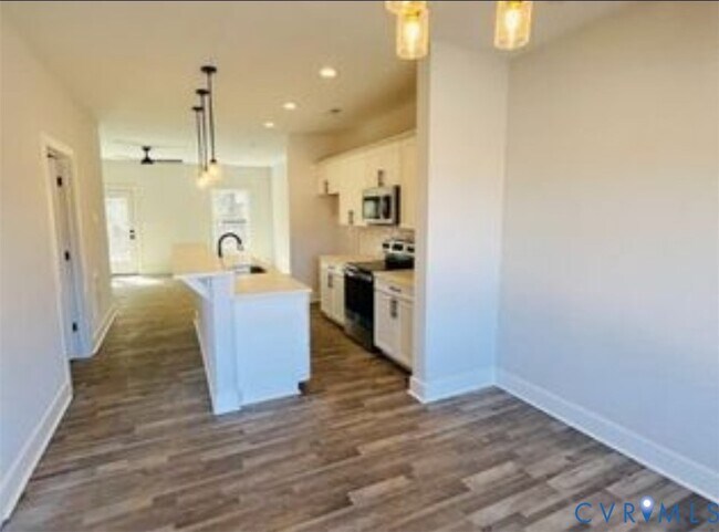Building Photo - 77 Allure Dr