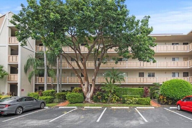 Building Photo - 14375 Strathmore Ln