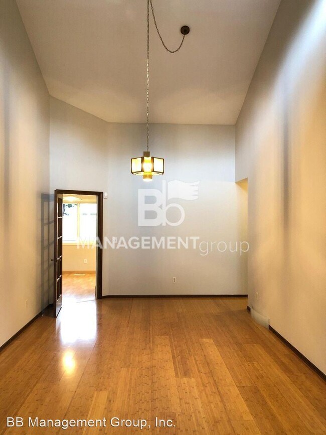 Building Photo - 4 br, 2 bath House - 9830 SW Serena Way
