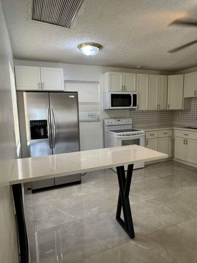 Foto principal - 4350 NE 6th Ave