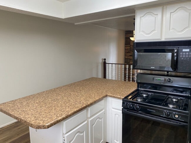 Building Photo - 2 Weeks Rent Free! Spacious 4 Bed, 3 Bath Condo in South Ogden